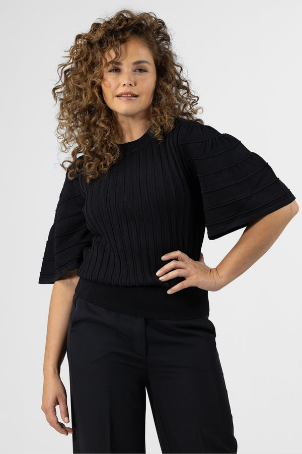 Nicolette Trui | Zwart